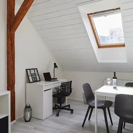 公寓 Airy Rooftop Flat In Michle By Days *